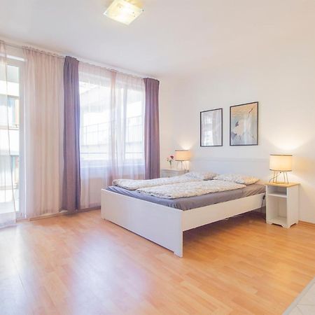 Ferienwohnung Corvin Modern Studio With Ac, Parking Budapest Exterior foto