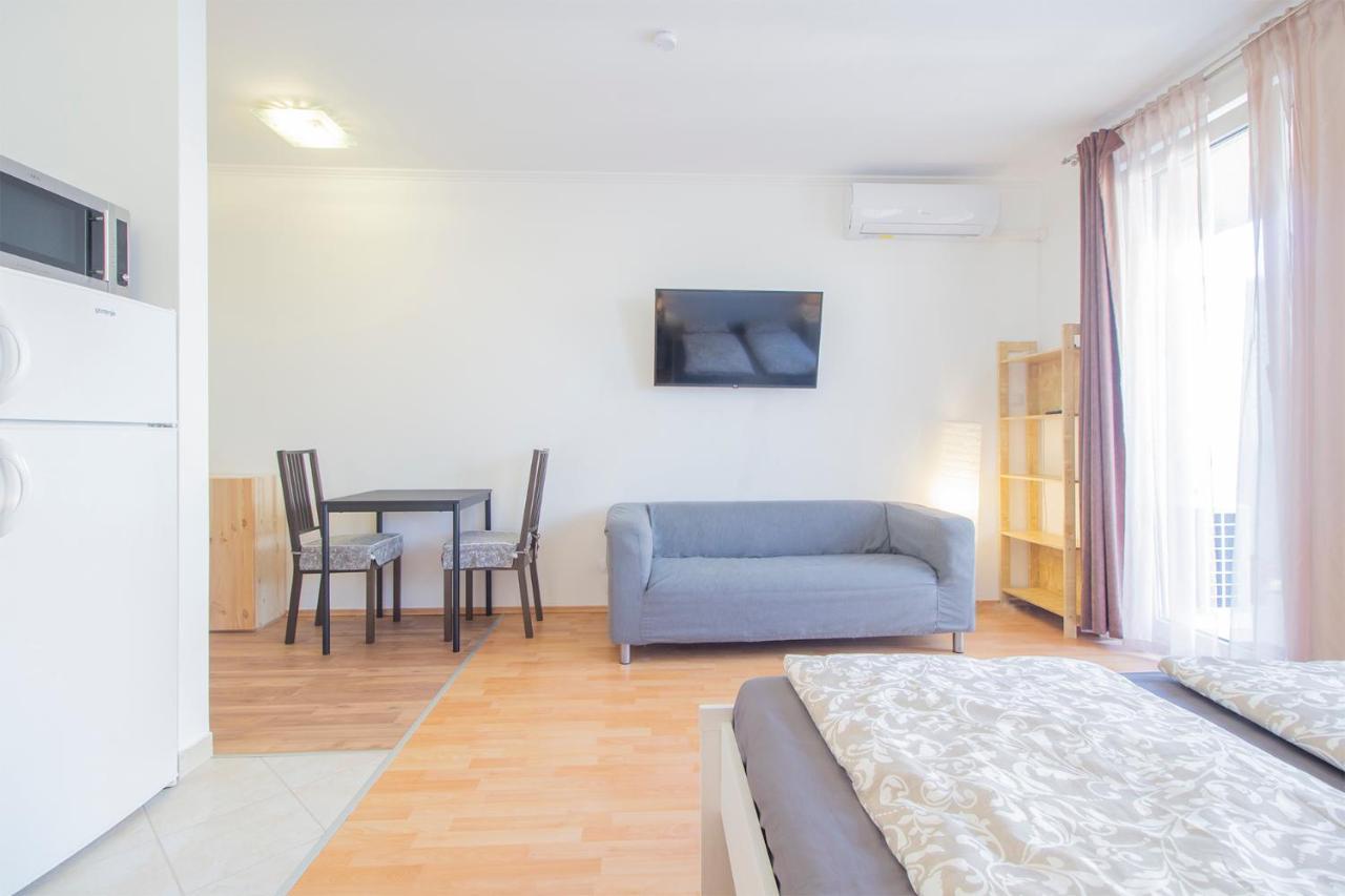 Ferienwohnung Corvin Modern Studio With Ac, Parking Budapest Exterior foto